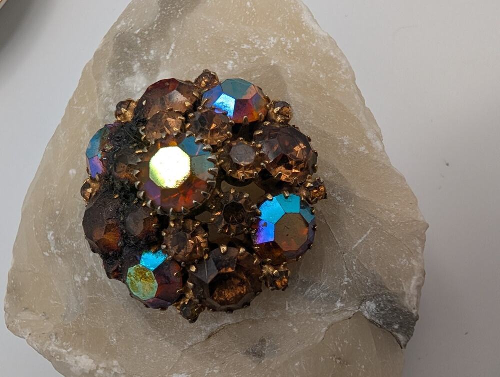Vintage WEISS Brown Amber & Aurora Borealis AB Rhinestone Cluster Brooch Pin